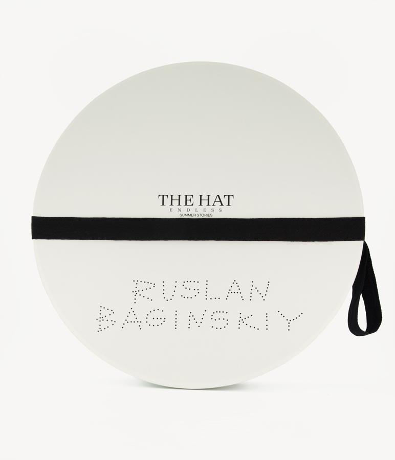 «The hat». Endless summer stories CNT035-STR-BOX Ruslan Baginskiy «The hat». Endless summer stories CNT035-STR-BOX Ruslan Baginskiy
