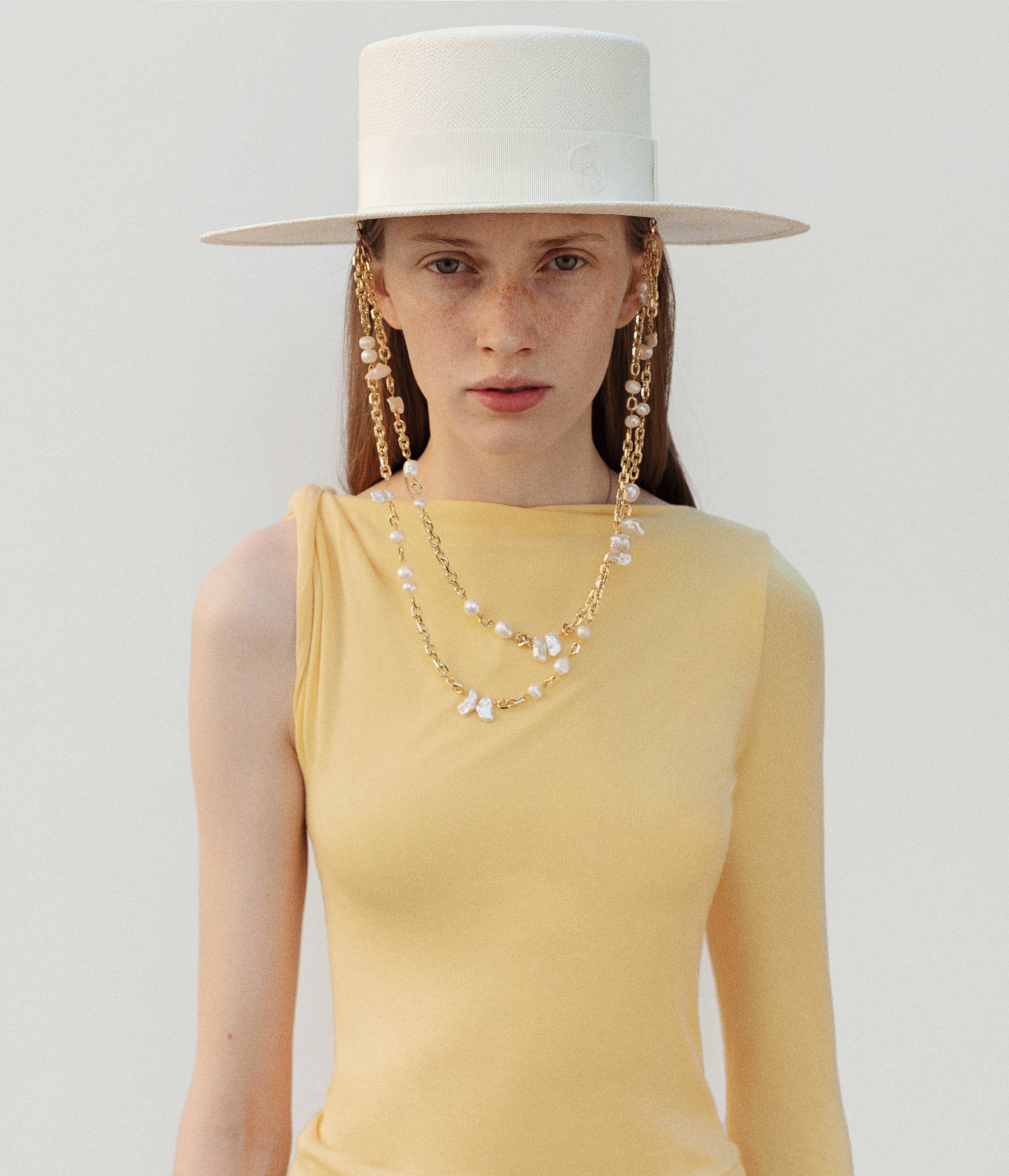 «The hat». Endless summer stories CNT035-STR-BOX Ruslan Baginskiy «The hat». Endless summer stories CNT035-STR-BOX Ruslan Baginskiy