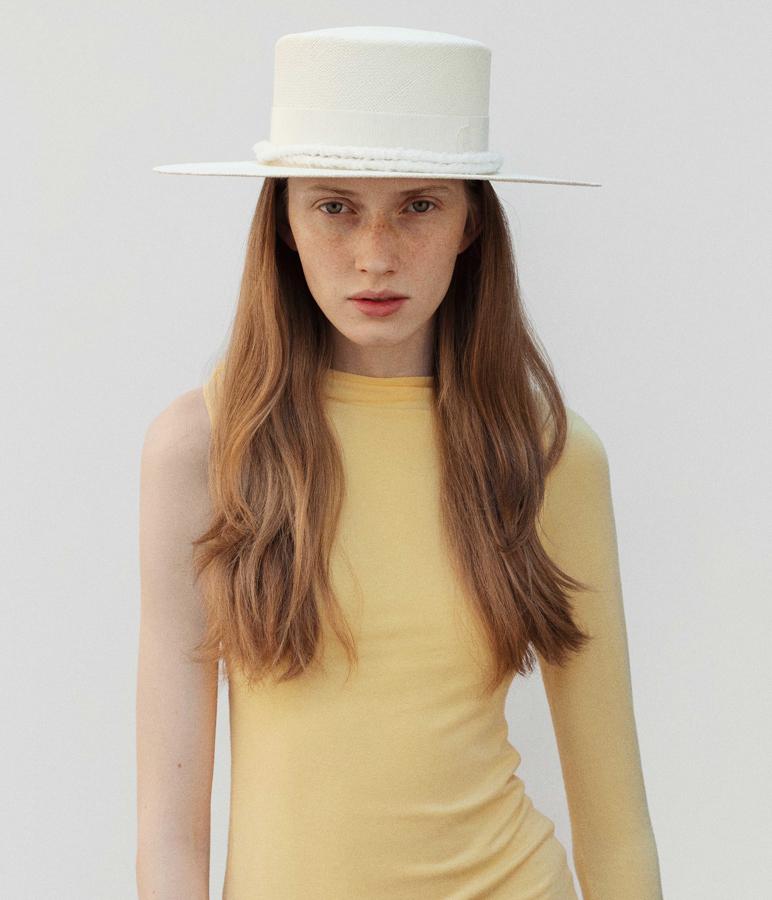 «The hat». Endless summer stories CNT035-STR-BOX Ruslan Baginskiy «The hat». Endless summer stories CNT035-STR-BOX Ruslan Baginskiy