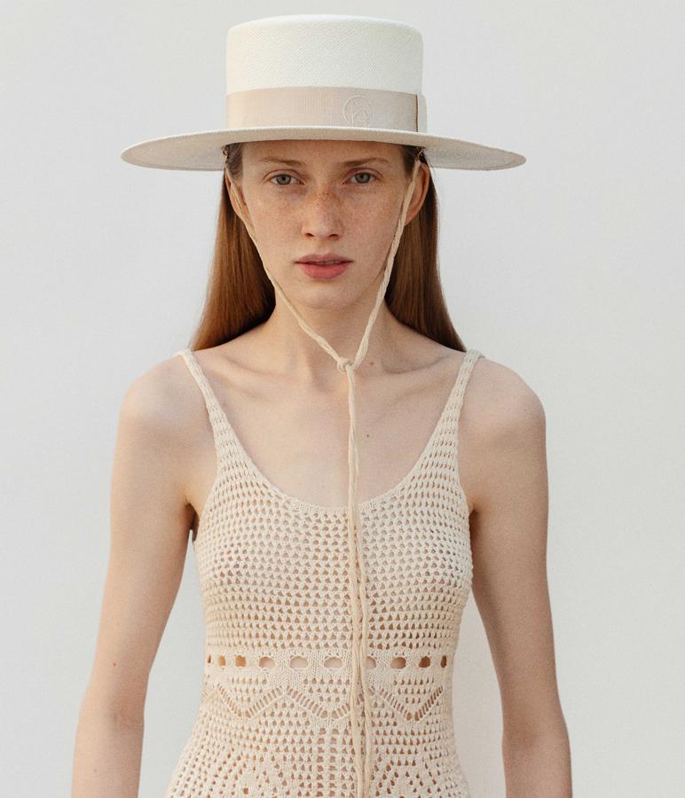 «The hat». Endless summer stories CNT035-STR-BOX Ruslan Baginskiy «The hat». Endless summer stories CNT035-STR-BOX Ruslan Baginskiy