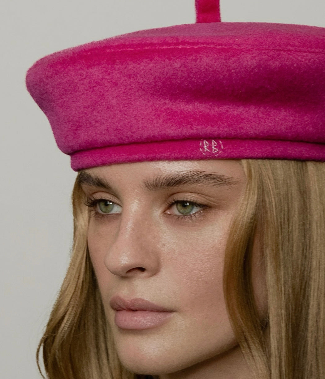 ruslan baginskiy Ruslan Baginskiy Monogram-embroidered Beret FW23-24 BRT138-WA-PT-XXS ruslan baginskiy Ruslan Baginskiy Monogram-embroidered Beret FW23-24 BRT138-WA-PT-XXS
