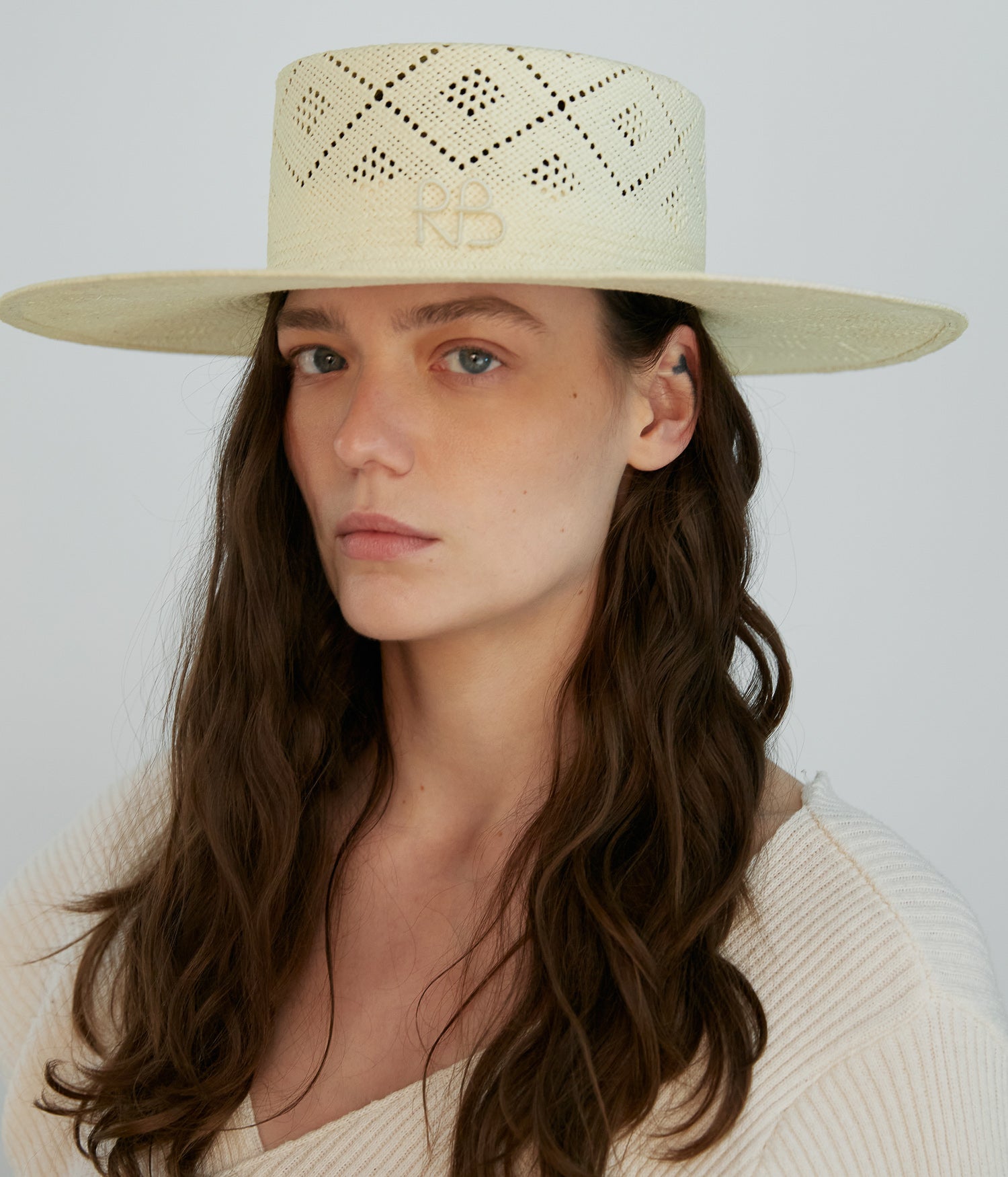 Cut Out-Detail Straw Hat