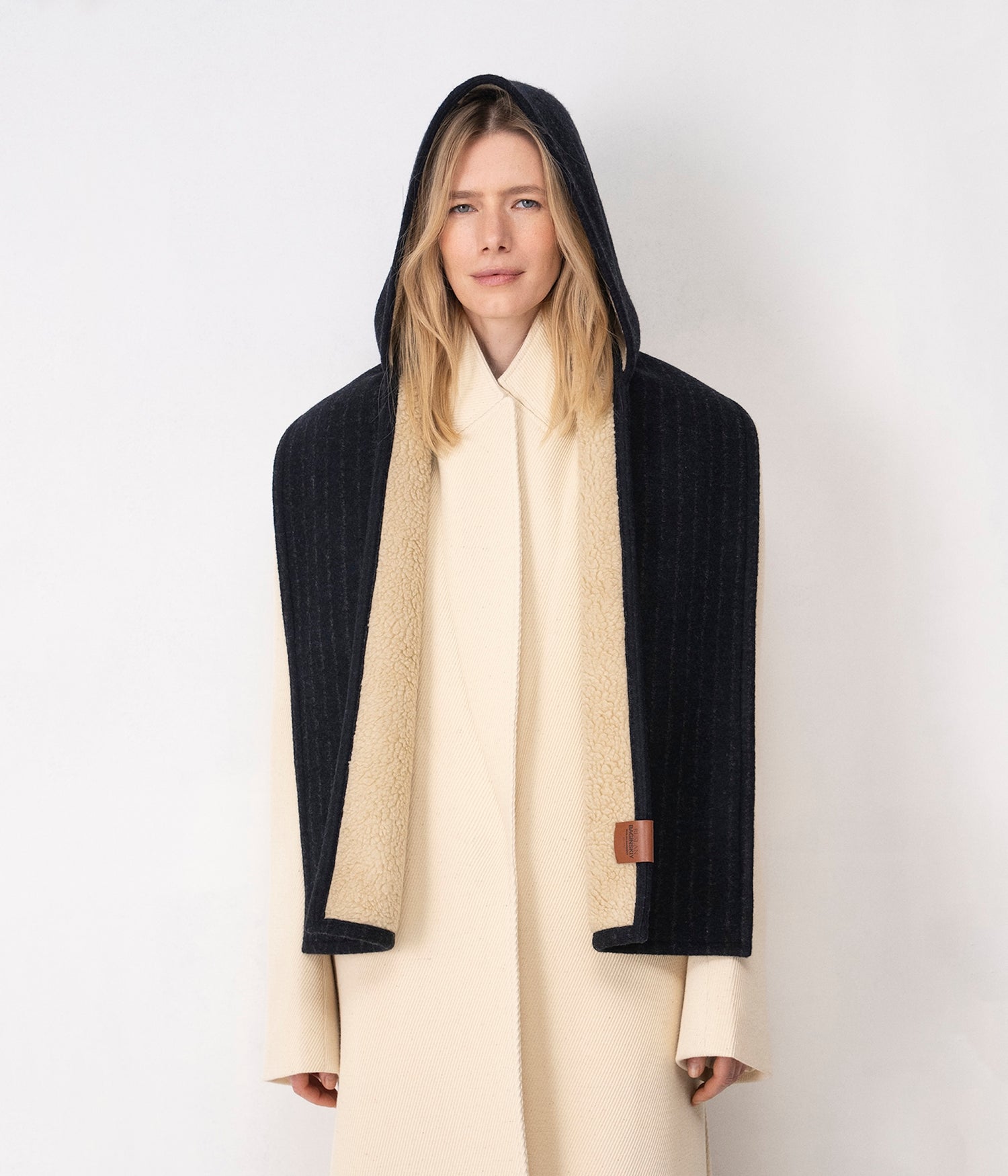 Photo, Kapelusze, Stripe-Pattern Hooded Scarf