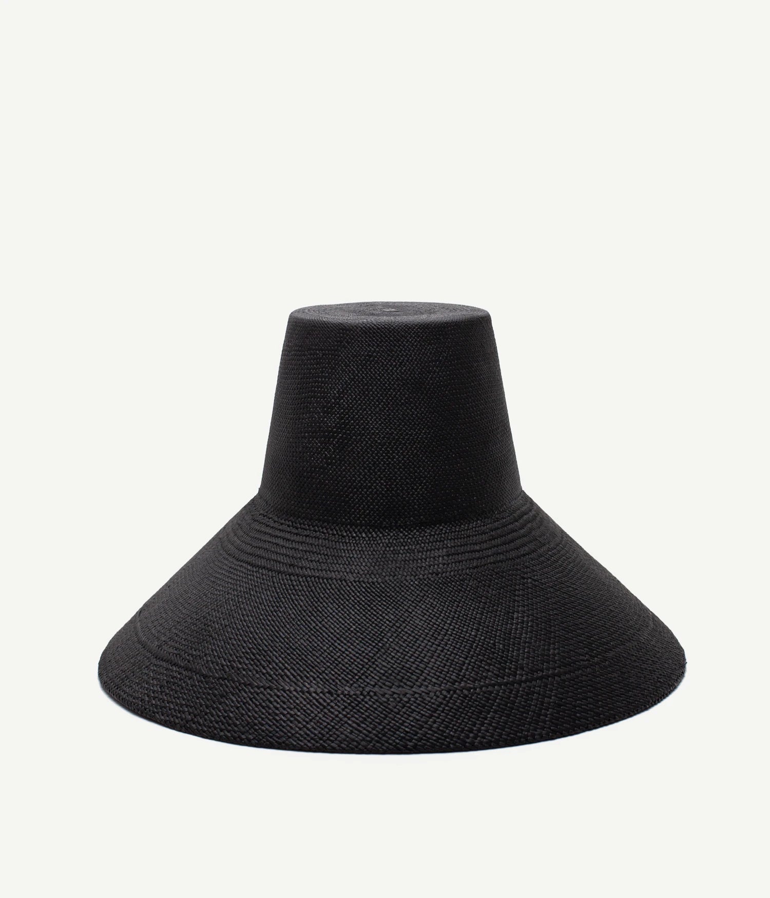 Wide-brimmed Straw Hat